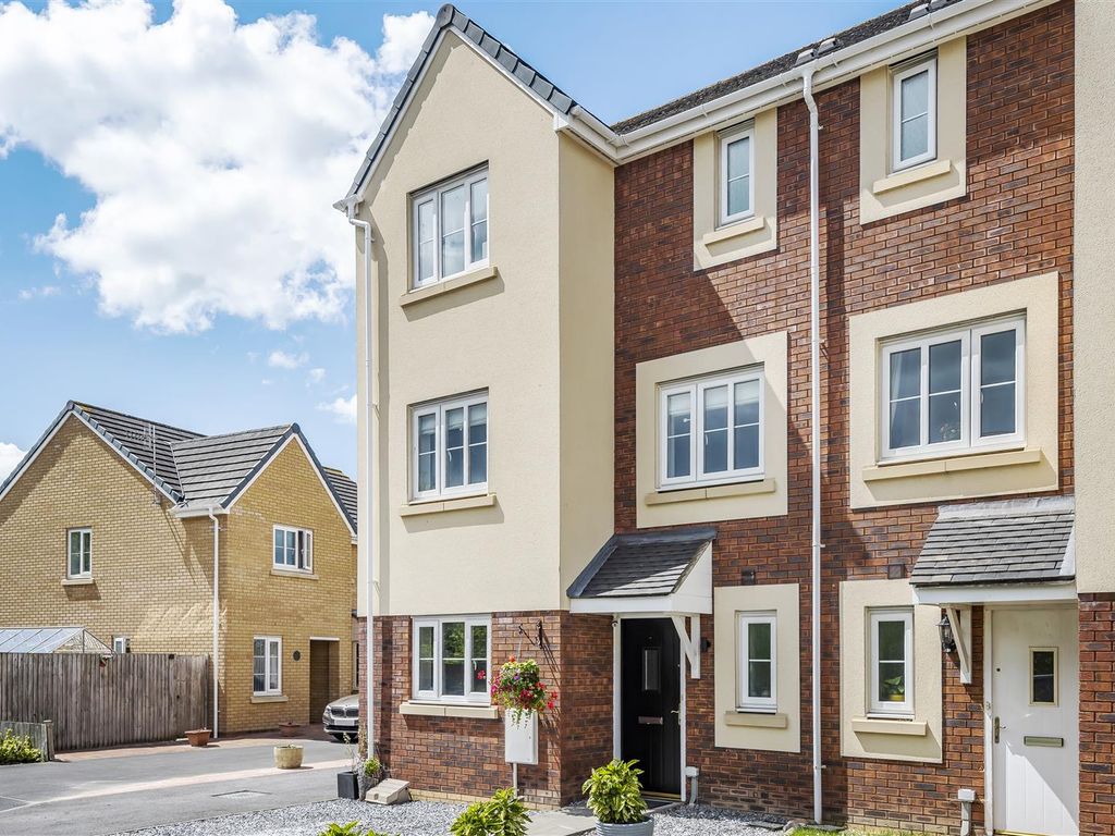 4 bed town house for sale in Moorland Green, Gorseinon, Swansea SA4