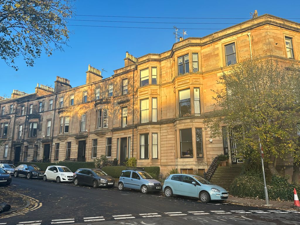 2 bed flat for sale in Victoria Crescent Road, Glasgow G12, £245,000