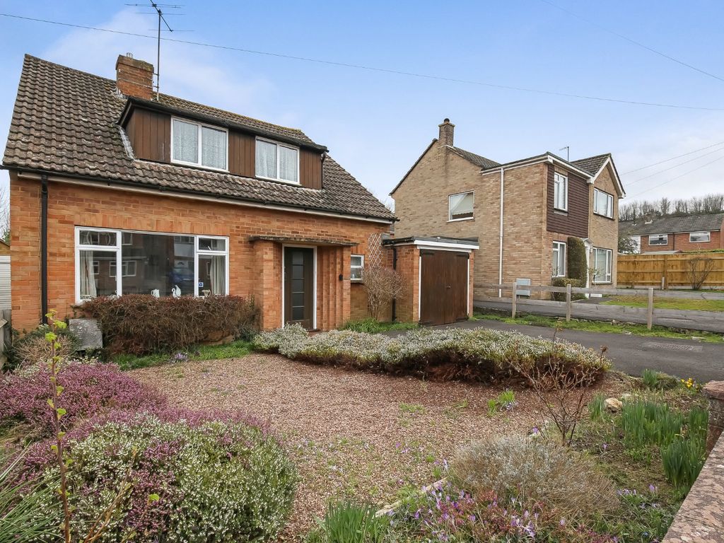 4 bed detached house for sale in Montague Road, Salisbury, Wiltshire