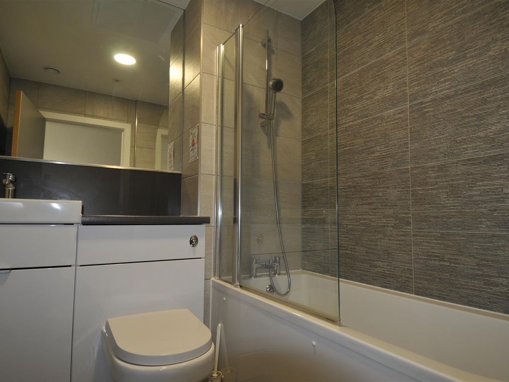 2 bed flat to rent in Mayflower Street, Plymouth PL1 Zoopla