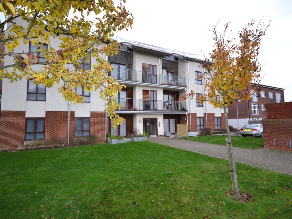 2 bed flat to rent in Cheviot Court, 7 Kendal Close, Whetstone, London