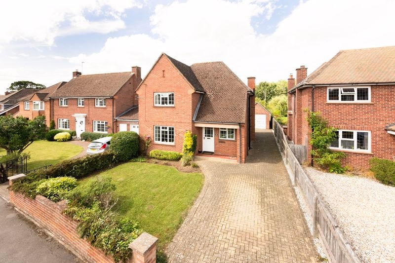 3 bed detached house for sale in South Avenue, Abingdon OX14, £750,000