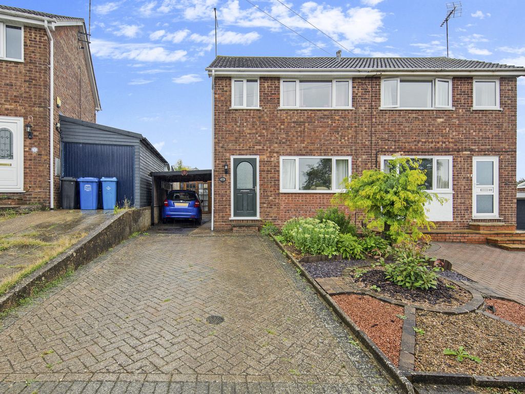 3 bed semidetached house for sale in Slade Crescent, Northants NN15, £