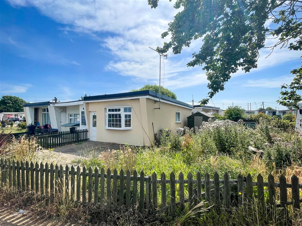 1 bed property for sale in Links Road, Seawick, St. Osyth CO16 Zoopla