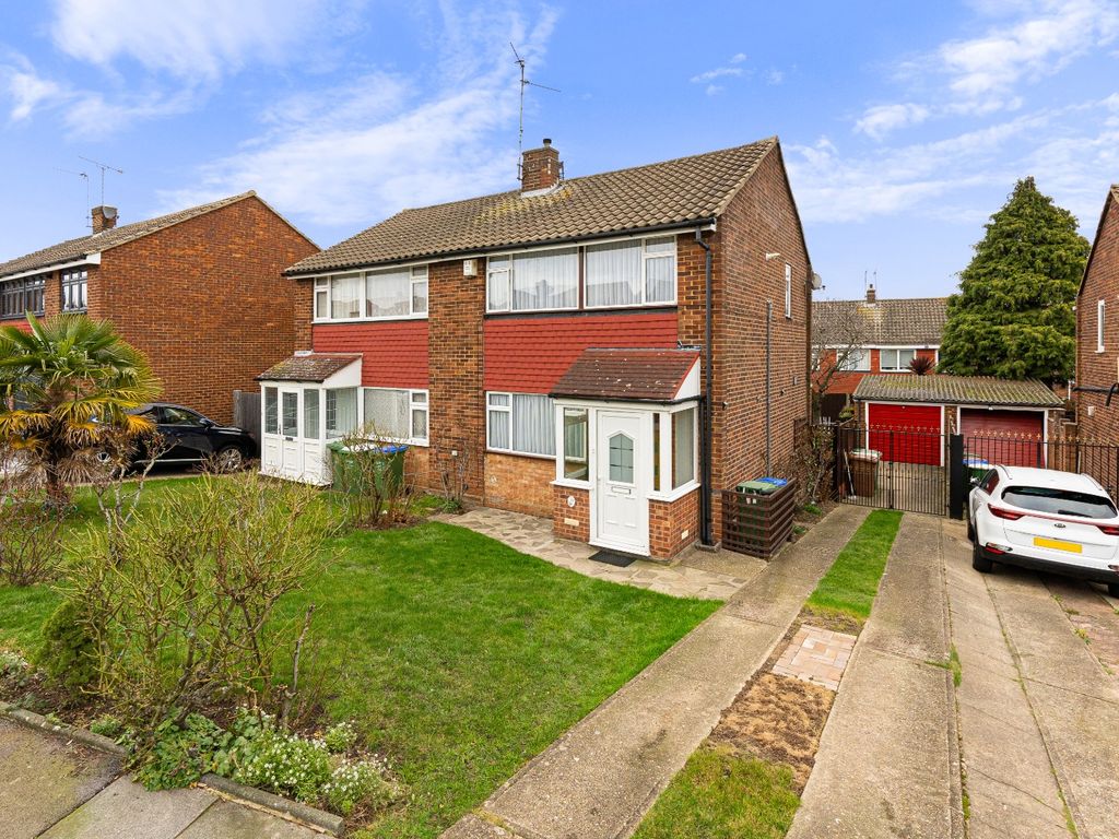 3 bed semidetached house for sale in Wessex Drive, Erith, Kent DA8, £400,000 Zoopla