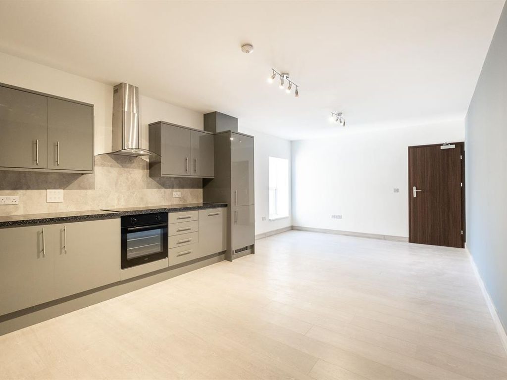 2 bed flat to rent in Flat 2 11 Hempstalls Lane, NewcastleUnderLyme