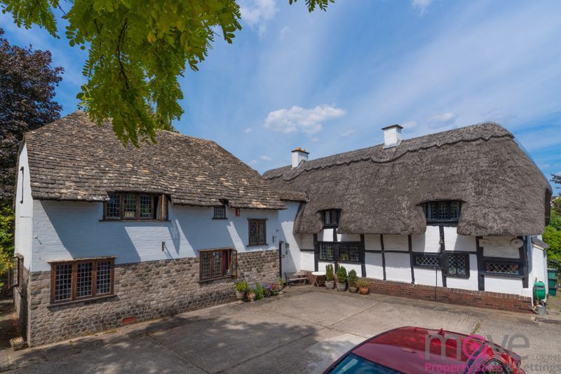 4 bed property for sale in The Cottage Painswick Road, Gloucester GL4