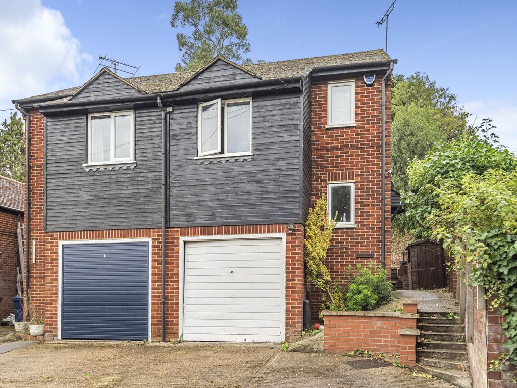 3 bed semidetached house for sale in Gravel Hill, Chalfont St. Peter