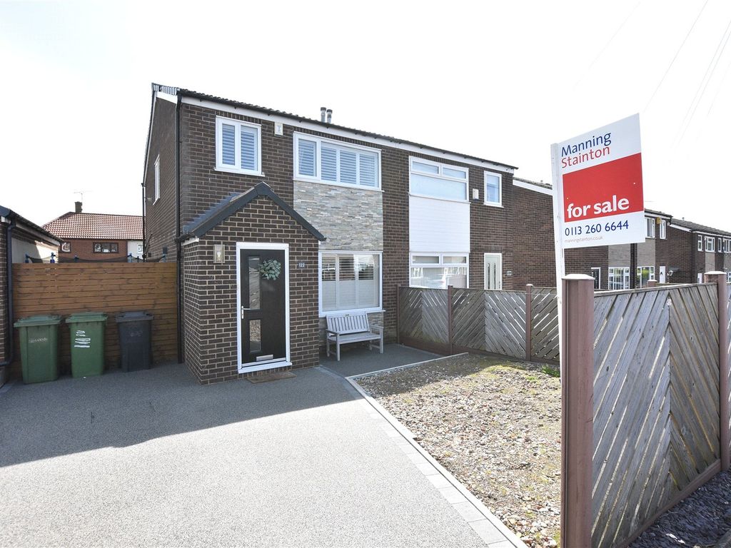 3 bed semidetached house for sale in Church Lane, Crossgates, Leeds