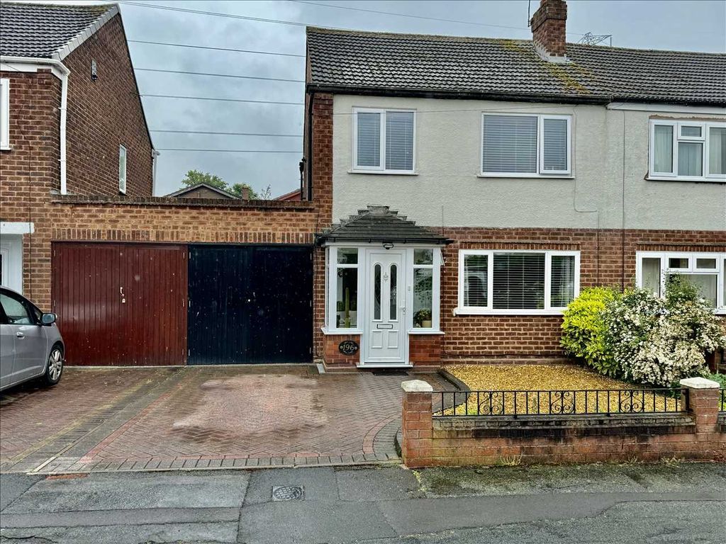 3 bed semidetached house for sale in Springhill Road, Wednesfield