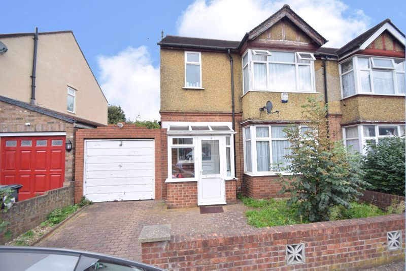 3 bed semidetached house for sale in Rutland Crescent, Luton LU2 Zoopla