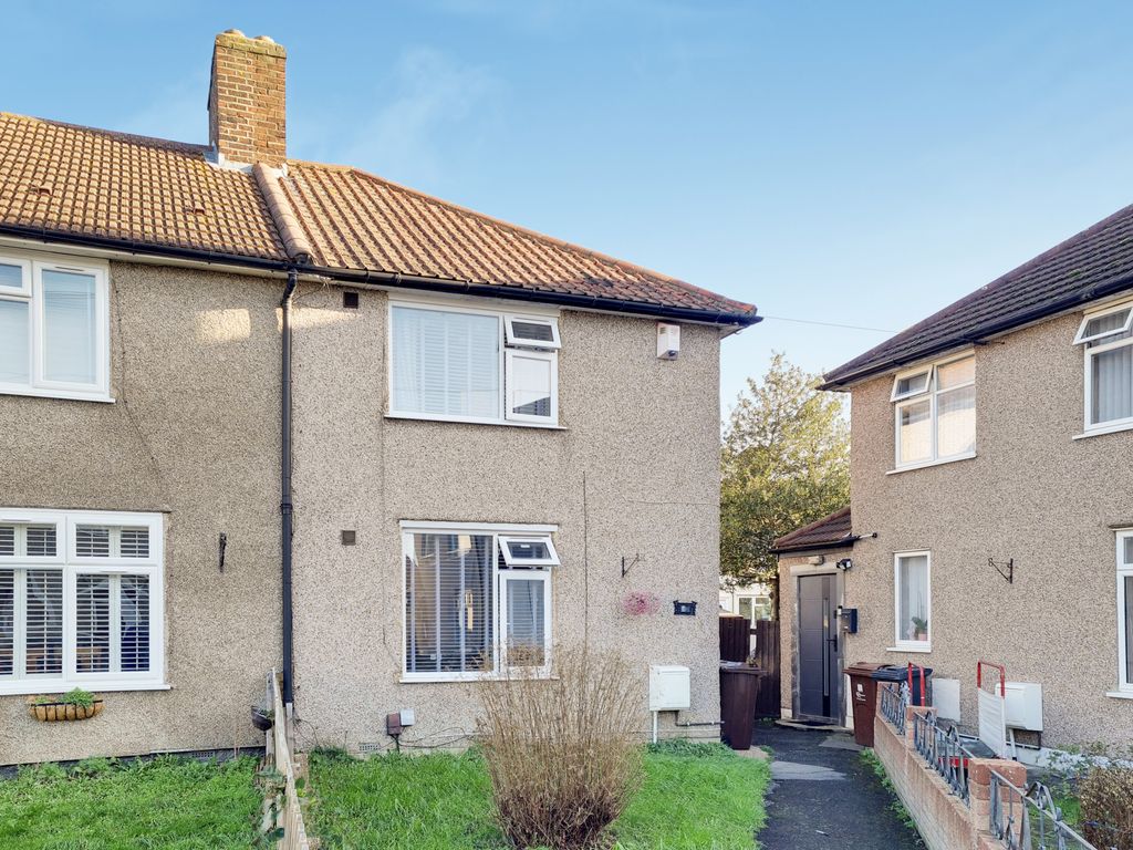2 bed end terrace house for sale in St. Road, Dagenham RM9 Zoopla
