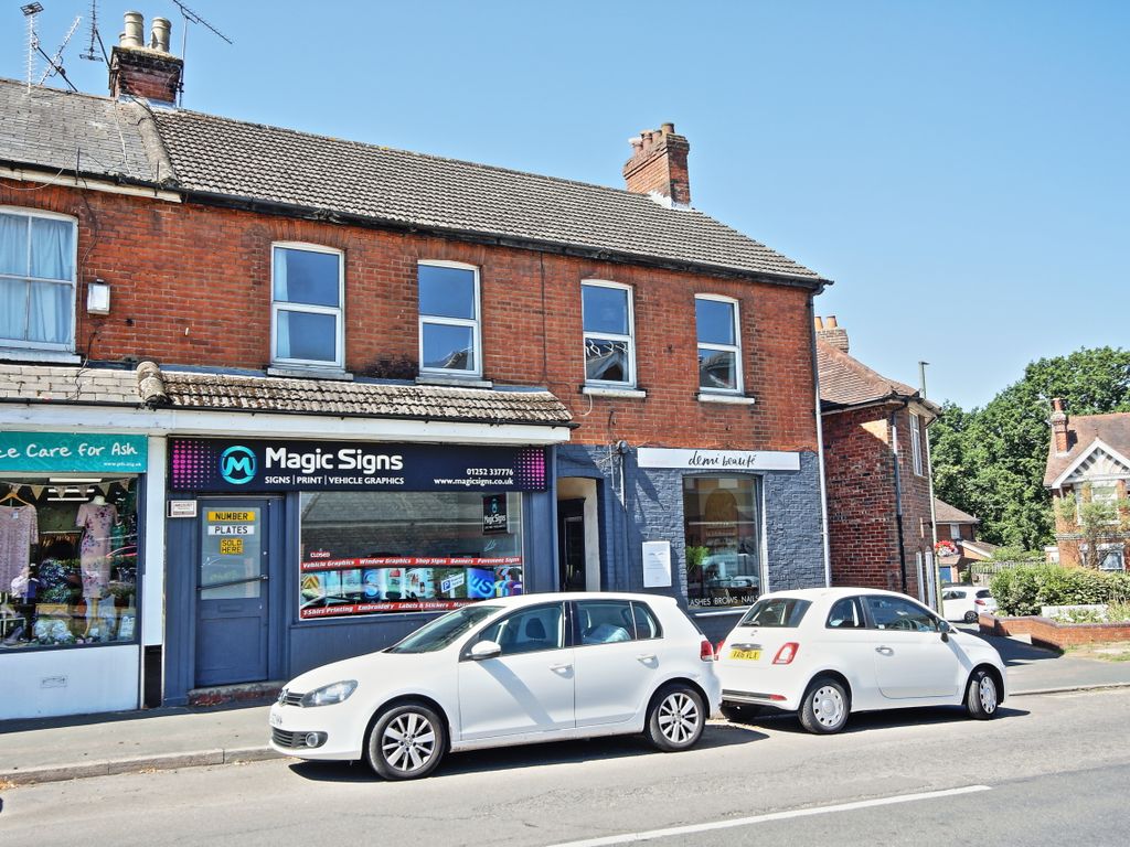 2 bed flat to rent in Ash Hill Road, Ash, Aldershot GU12, £1,150 pcm