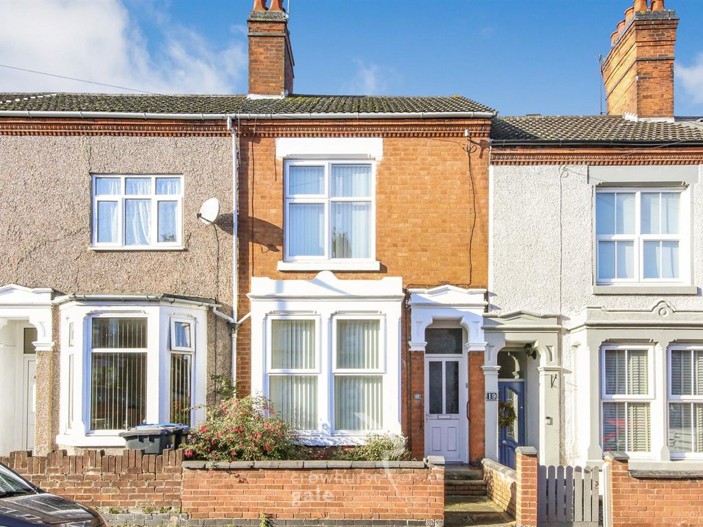 2 bed terraced house for sale in Grosvenor Road, Rugby CV21, £220,000