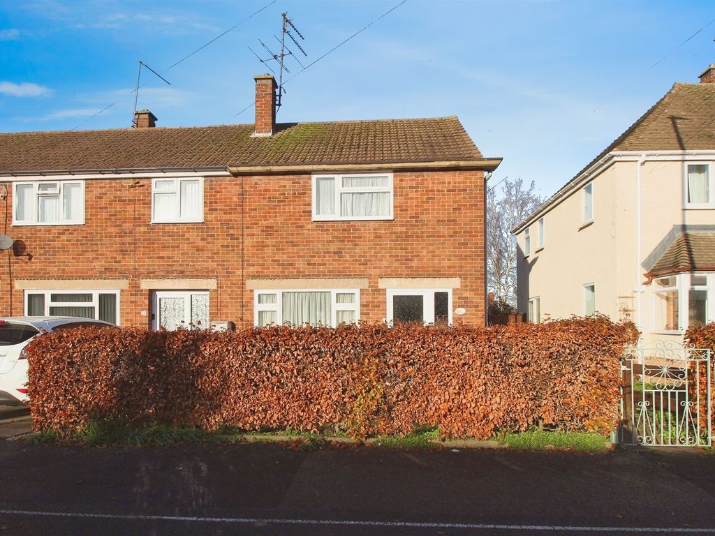 2 bed end terrace house for sale in Stuart Road, Market Harborough LE16