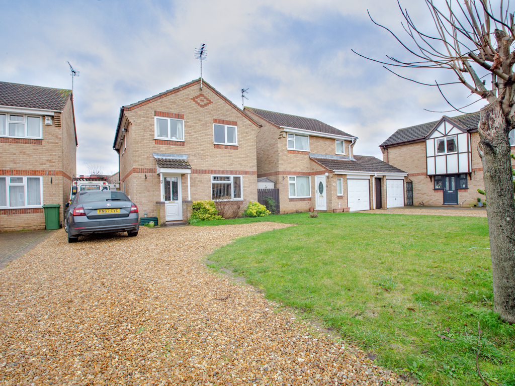4 bed detached house for sale in Caldbeck Close, Gunthorpe