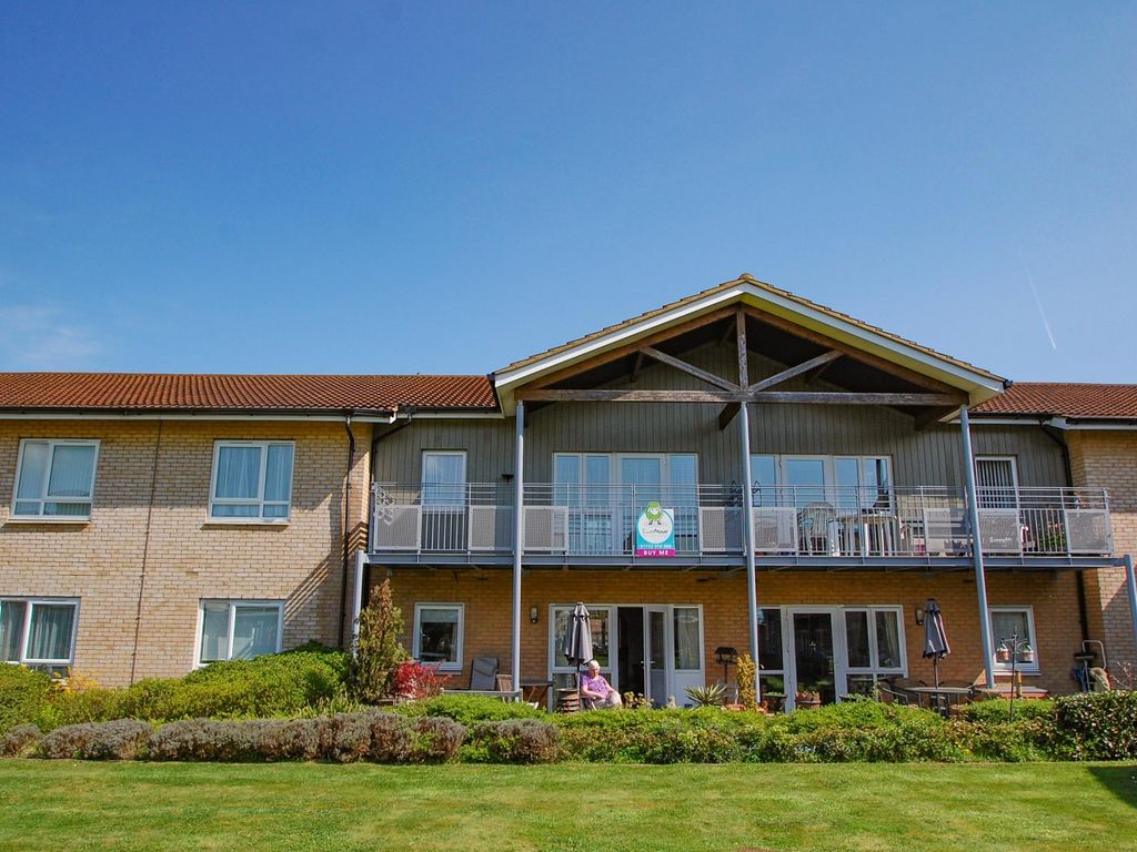 2 bed flat to rent in Redgrave Court, Denham Garden Village, Denham