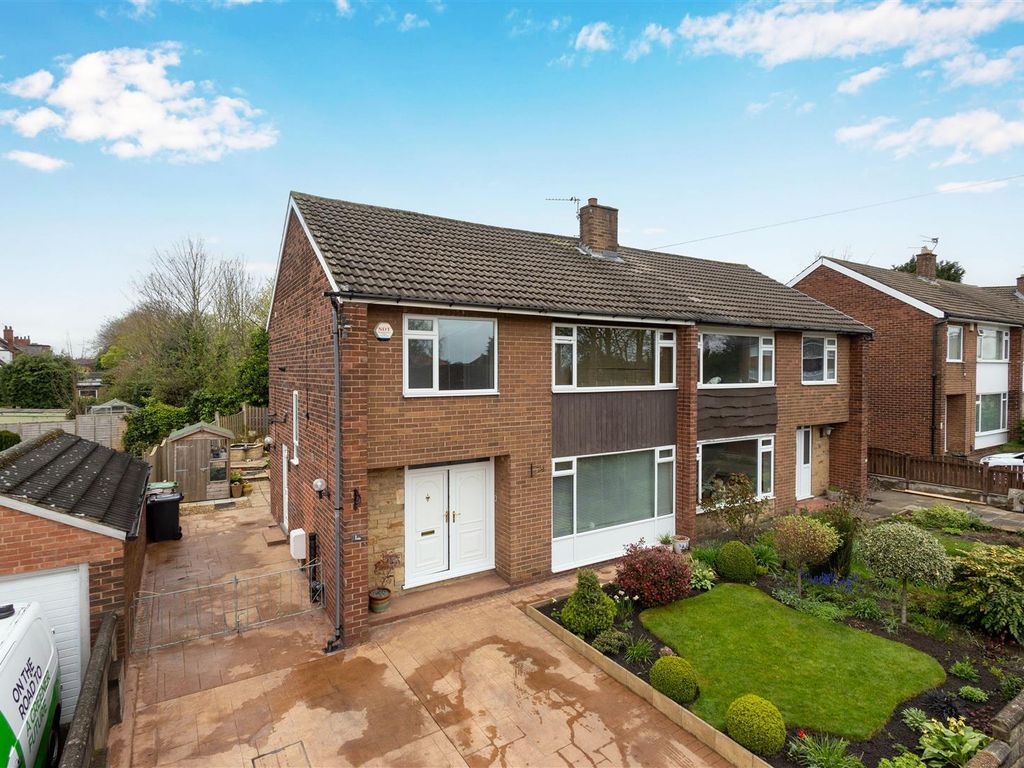 3 bed semidetached house for sale in Sandiford Close, Crossgates