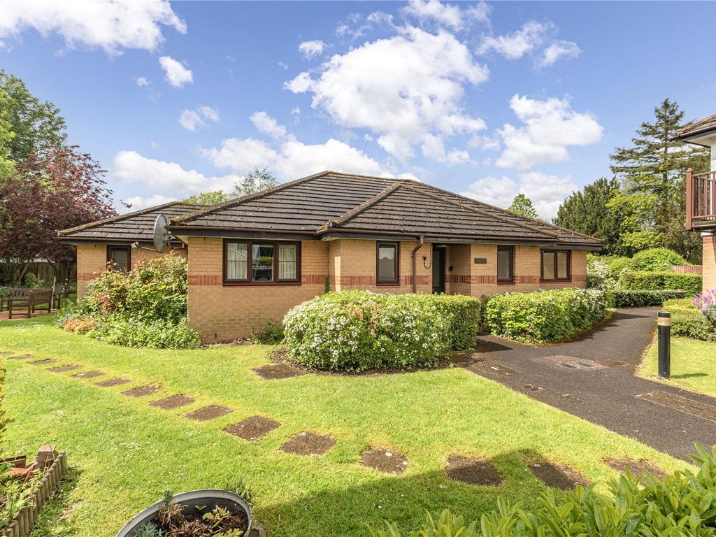 2 bed semidetached house for sale in Addlestone, Surrey KT15, £300,000