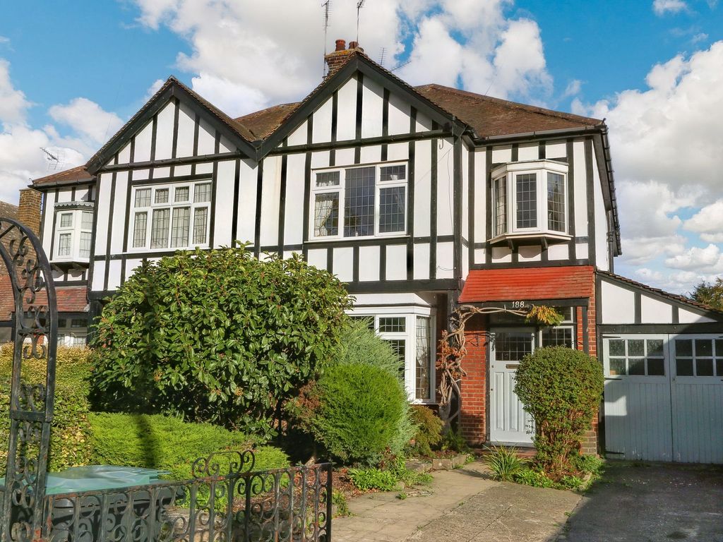 4 bed semidetached house for sale in Thorpe Hall Avenue, Thorpe Bay SS1 Zoopla