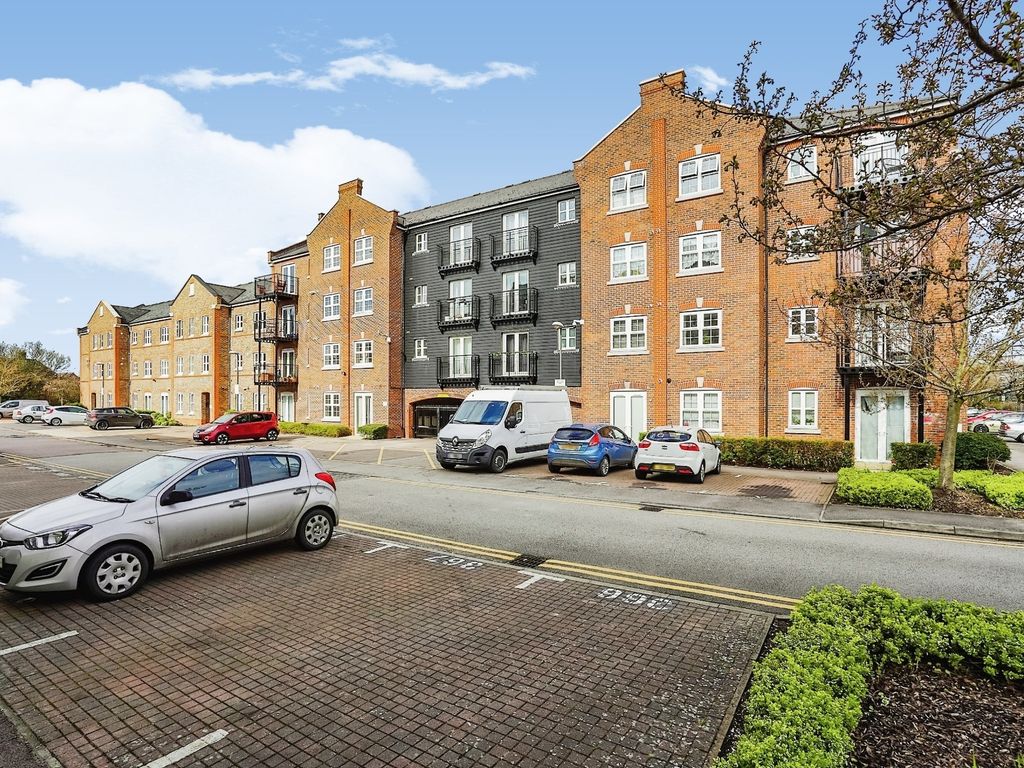 2 bed flat for sale in Coxhill Way, Aylesbury HP21 Zoopla