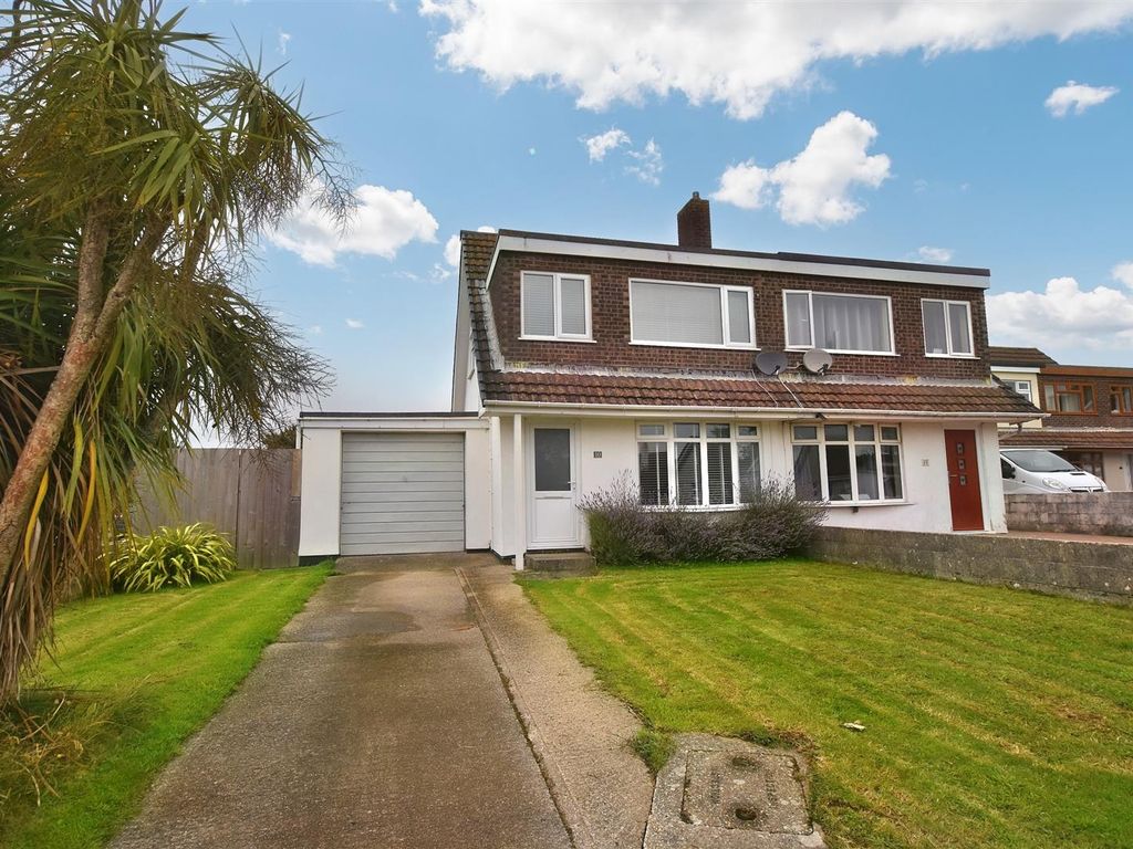 3 bed semidetached bungalow for sale in Forthvras, Illogan Downs