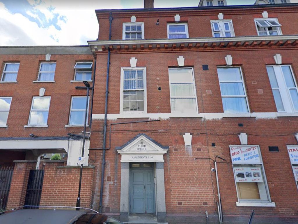 2 bed flat to rent in Third Avenue, Walthamstow, London E17, £1,500 pcm