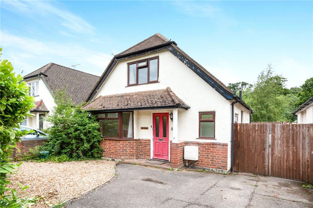 2 bed detached house for sale in Woodlands Avenue, West Byfleet, Surrey