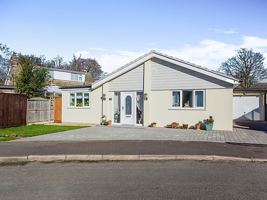 3 bed detached bungalow for sale in St. Pauls Close, Gorefield, Wisbech