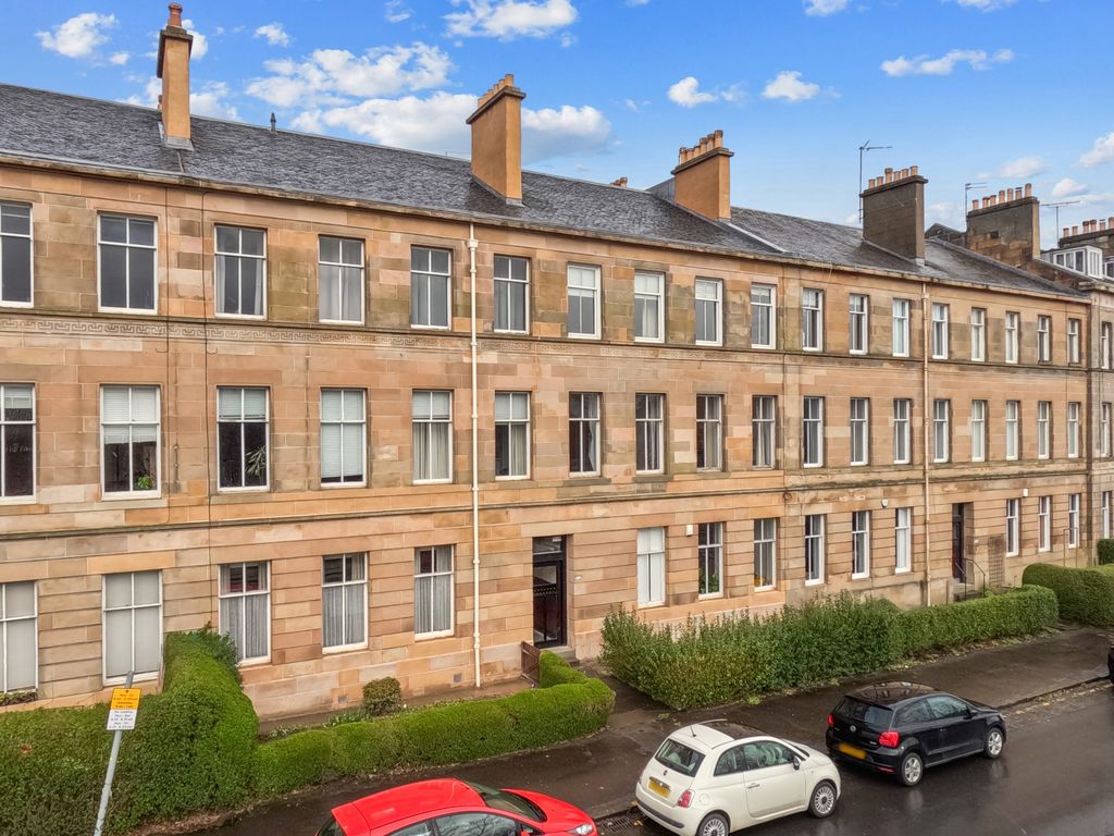 2 bed flat for sale in Darnley Street, Pollokshields, Glasgow G41, £