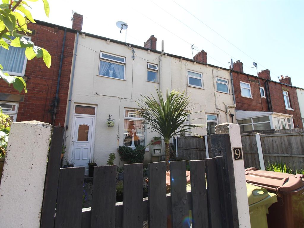 2 bed terraced house for sale in King Street, Ossett, West Yorkshire