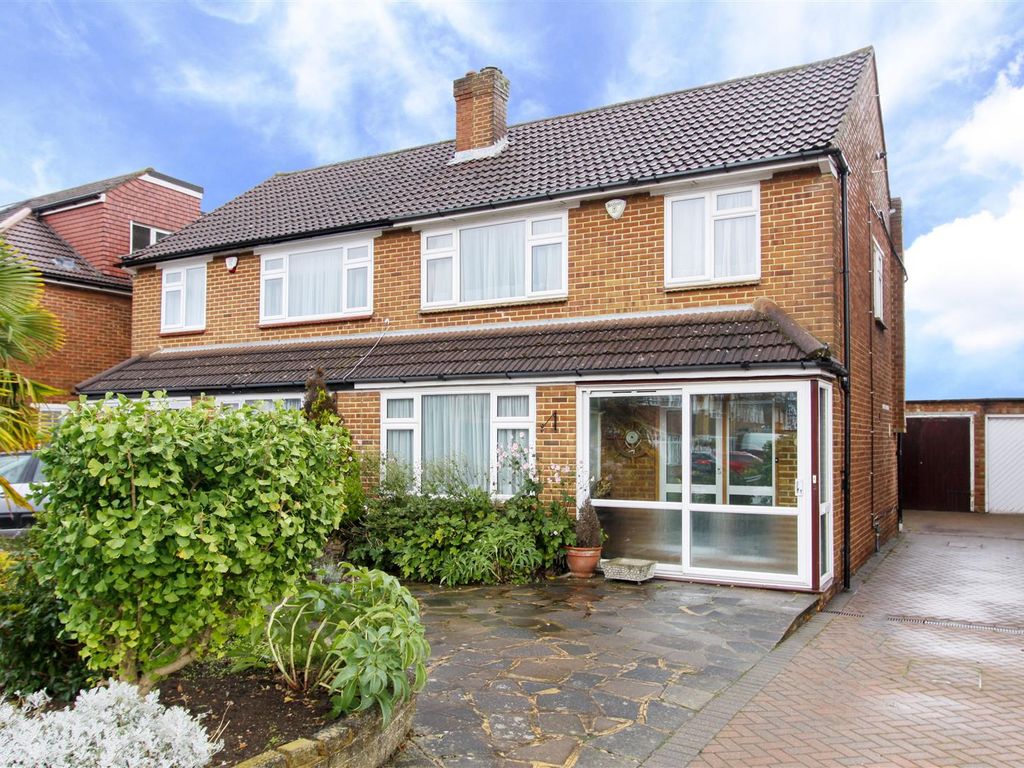 3 bed semidetached house for sale in Edinburgh Drive, Ickenham UB10, £