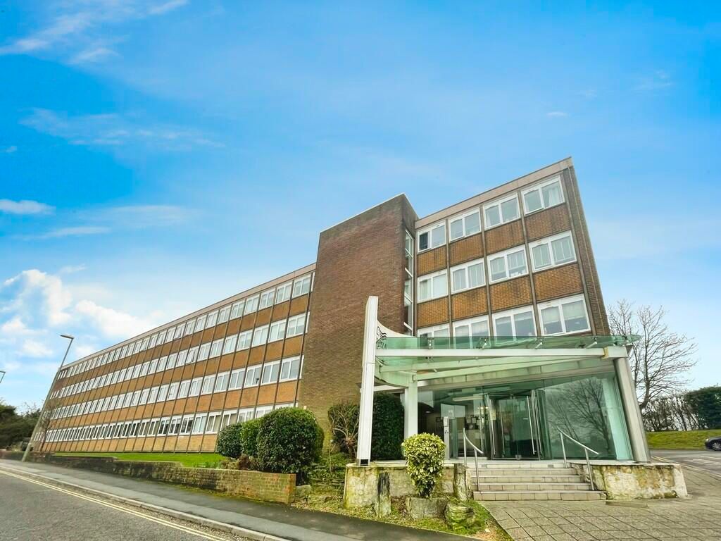 1 bed flat for sale in Wella Road, Basingstoke RG22, £80,000 Zoopla