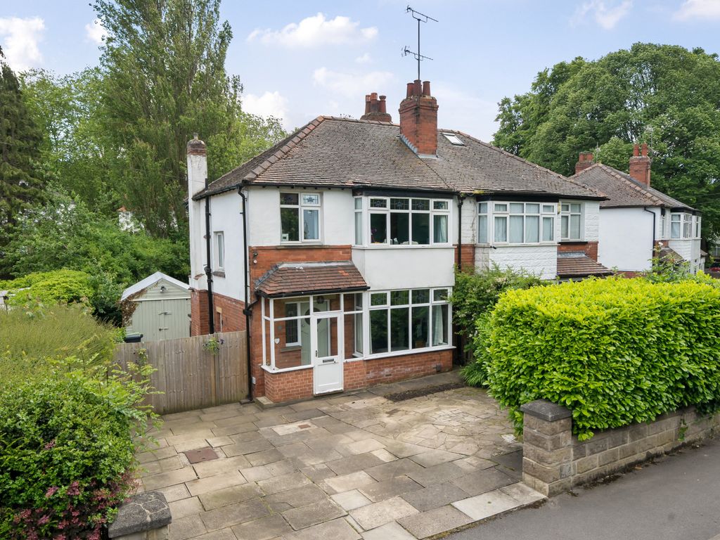 3 bed semidetached house for sale in Well House Drive, Leeds LS8, £