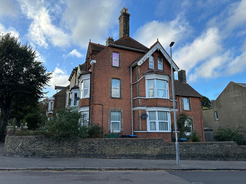 1 bed flat to rent in Ellington Road, Ramsgate CT11, £775 pcm Zoopla