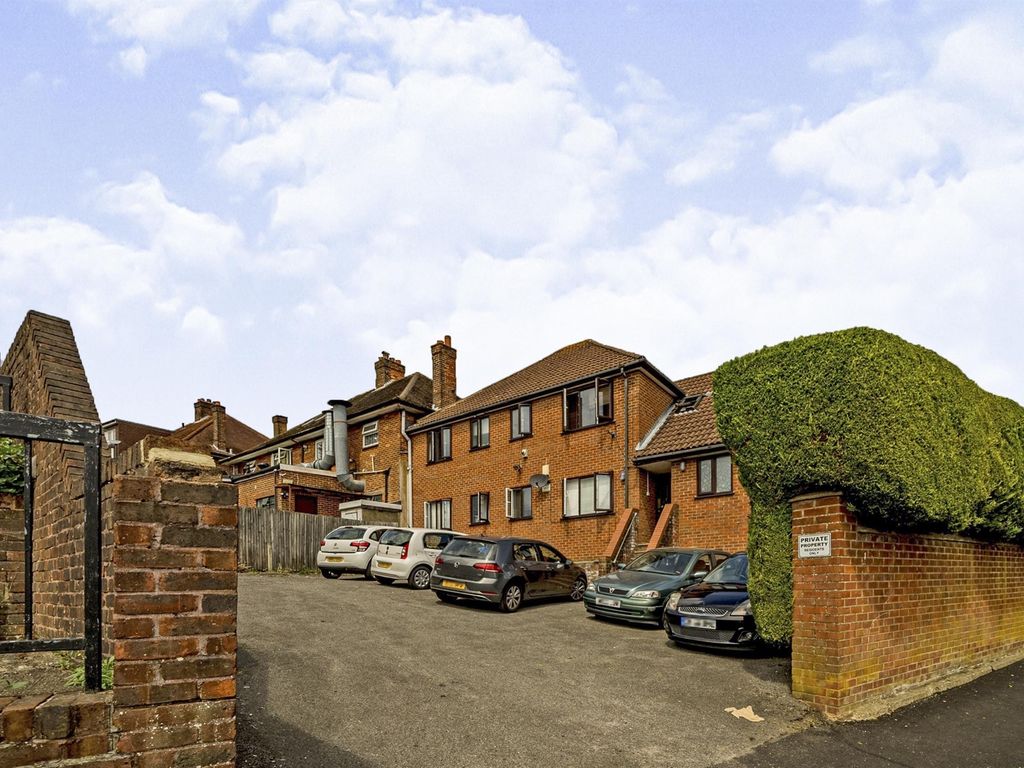 1 bed flat for sale in Chiltern Avenue, High HP12 Zoopla