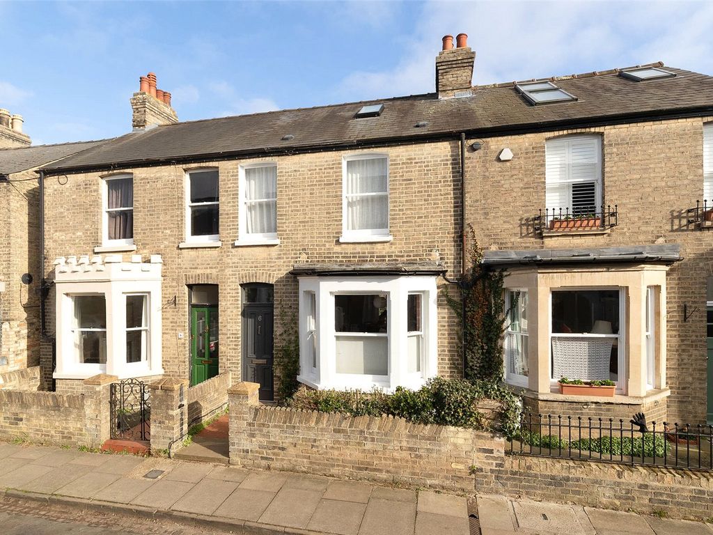 3 bed terraced house for sale in Herbert Street, Cambridge CB4, £