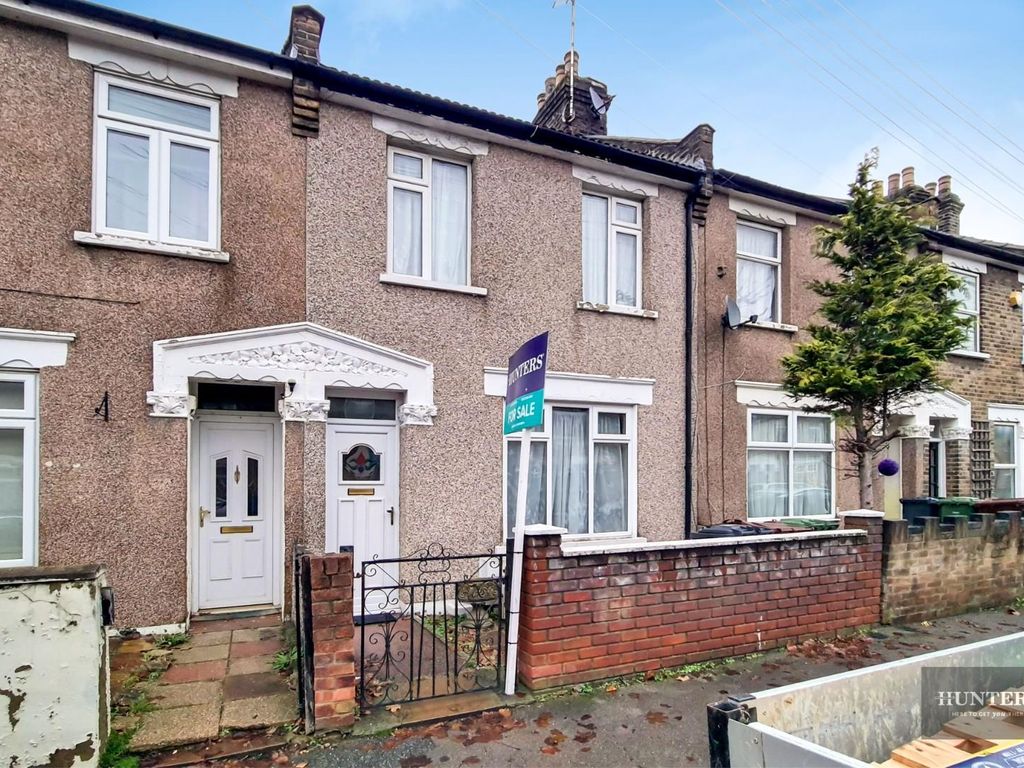 2 bed terraced house for sale in Heath Road, Chadwell Heath RM6 Zoopla