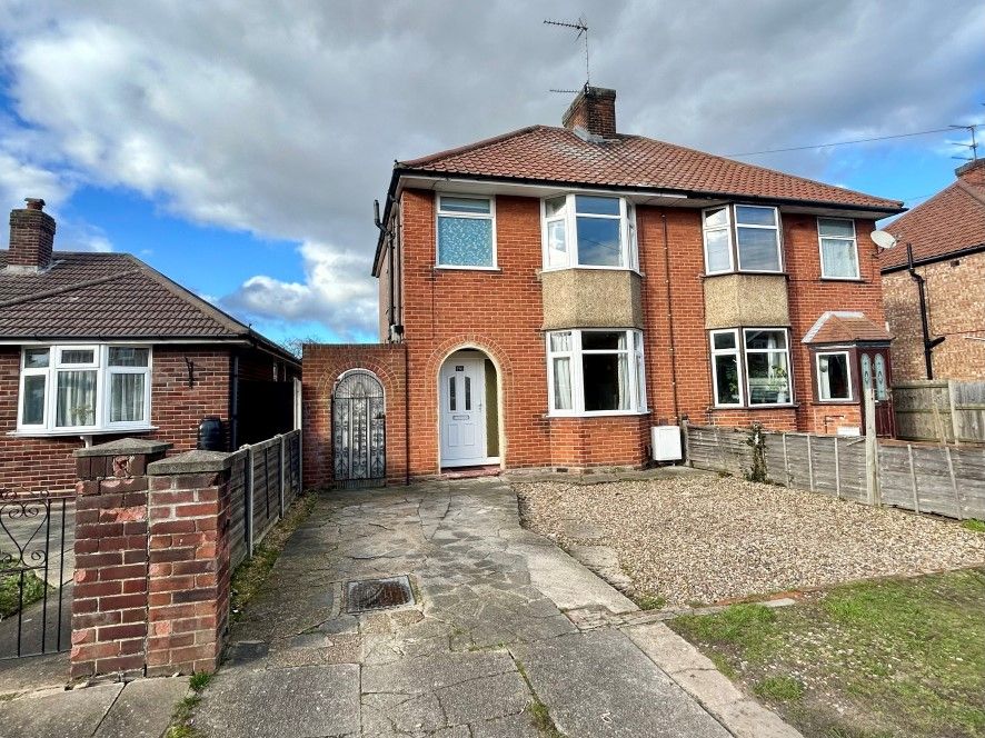 3 bed semidetached house for sale in 156 Hadleigh Road, Ipswich