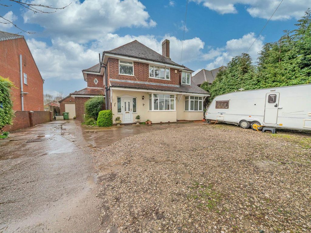4 bed detached house for sale in Cannock Road, Heath Hayes, Cannock