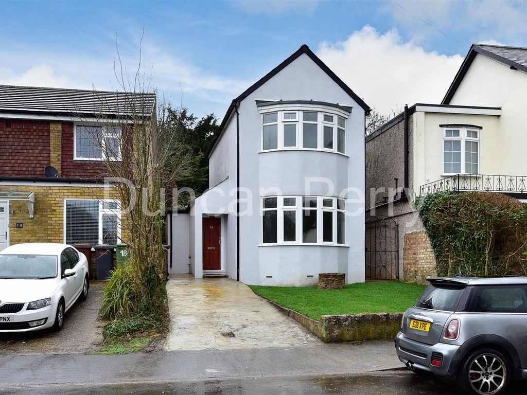3 bed detached house for sale in Quakers Lane, Potters Bar, Herts EN6