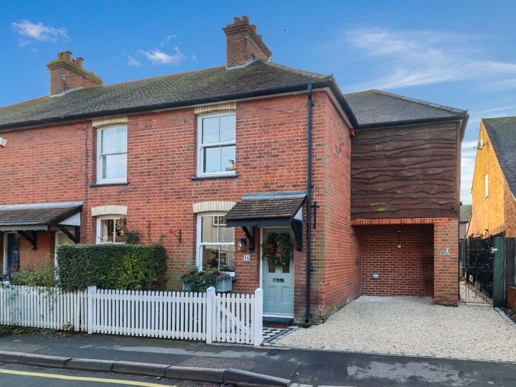 3 bed end terrace house for sale in Lakes Lane, Beaconsfield HP9, £