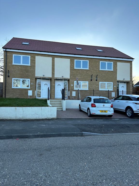 New home, 3 bed terraced house for sale in Wilberforce Way, Gravesend