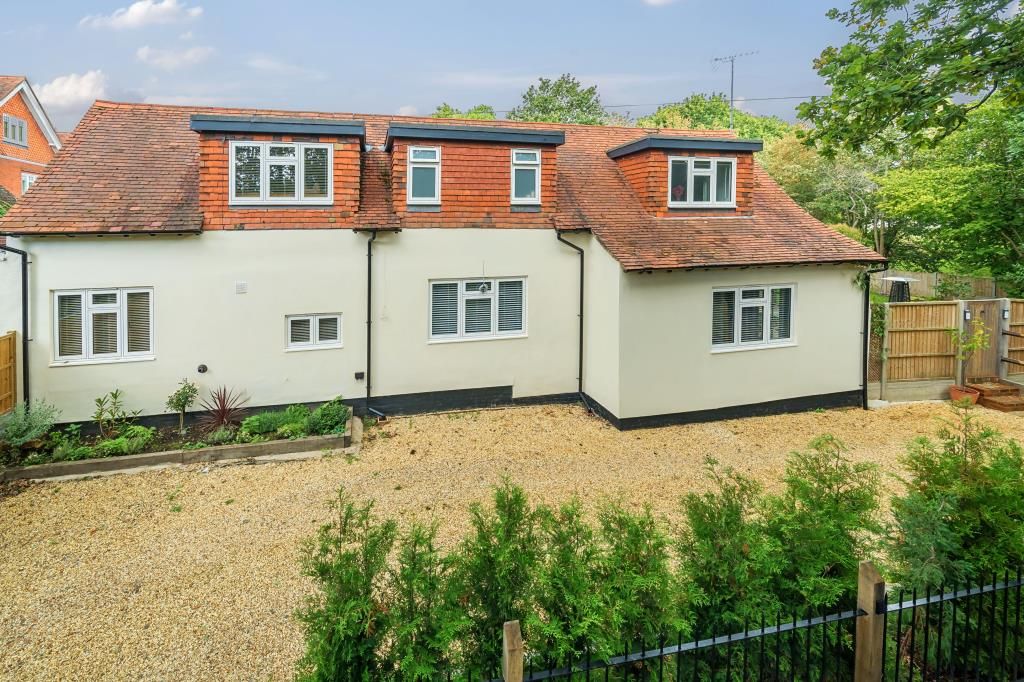 4 bed detached house for sale in Bagshot, Surrey GU19, £735,000 Zoopla