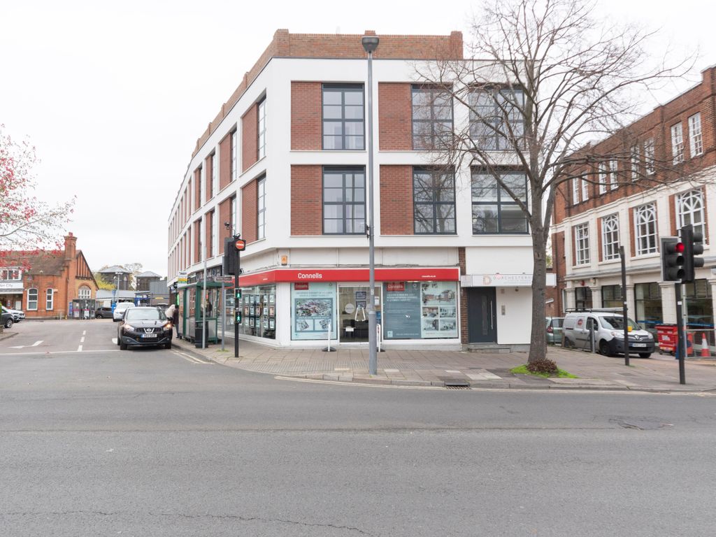 1 bed flat to rent in Station Parade, Letchworth Garden City SG6, £