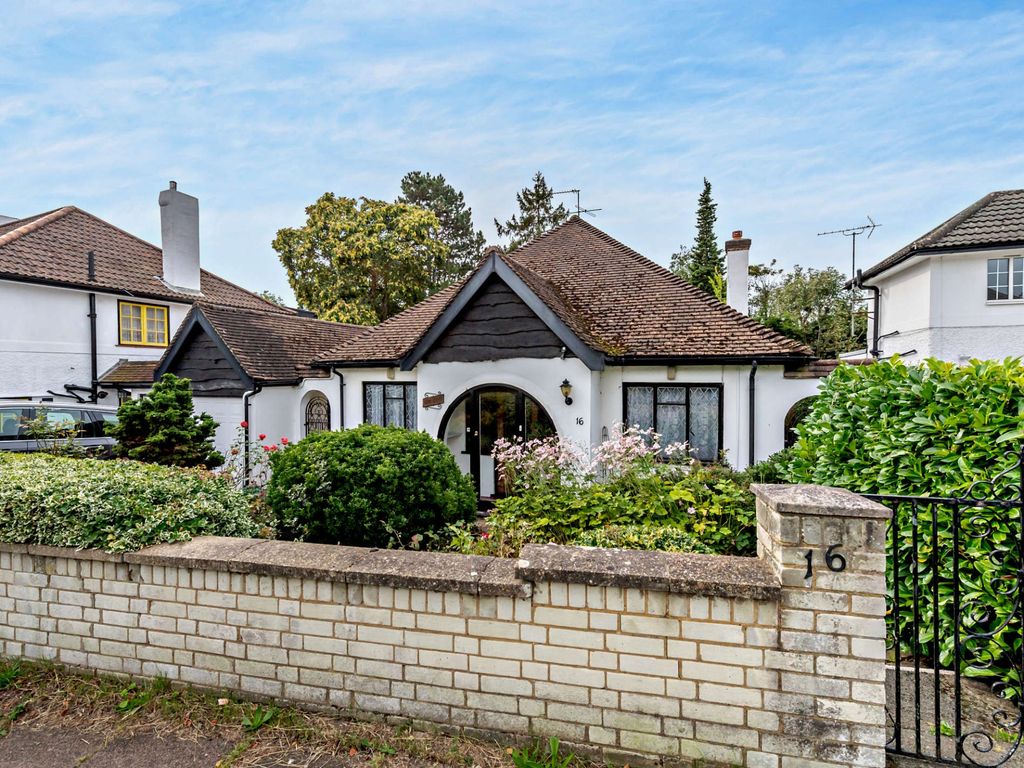 3 bed bungalow for sale in Grange Gardens, Pinner HA5, £1,100,000 Zoopla