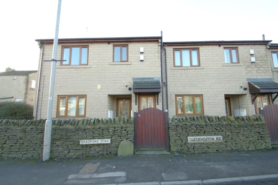 3 bed flat to rent in Cleckheaton Road, Oakenshaw, Bradford BD12 Zoopla