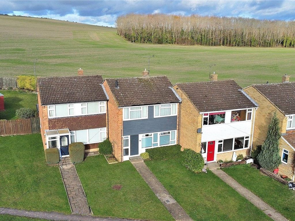 3 bed terraced house for sale in Lancotbury Close, Totternhoe