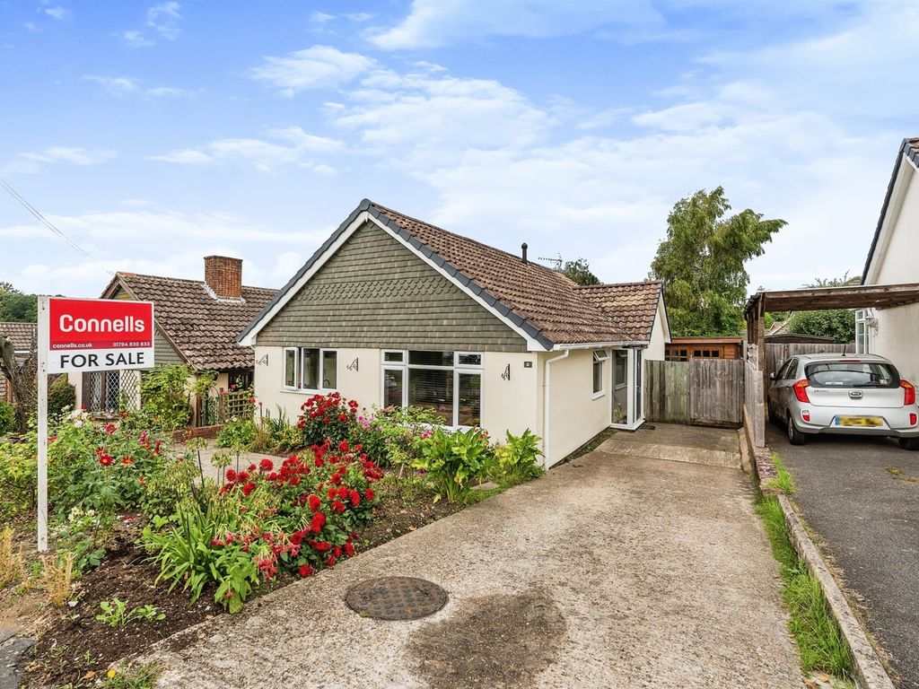 2 bed detached bungalow for sale in Dunnings Lane, North Baddesley
