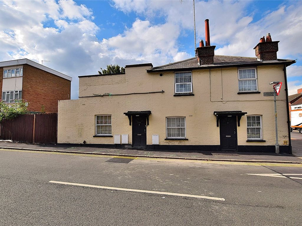 2 bed flat for sale in Vale Court, 115 High Street North, Dunstable